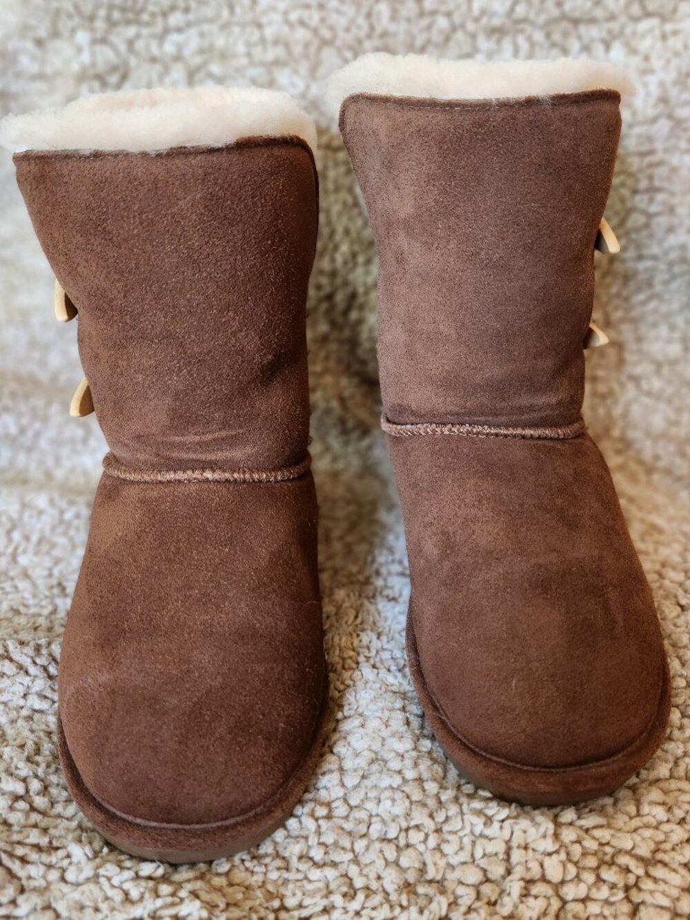 Women's Size 8 US BearPaw Abigail Suede Upper Cozy Sheepskin/Wool Lining Boots